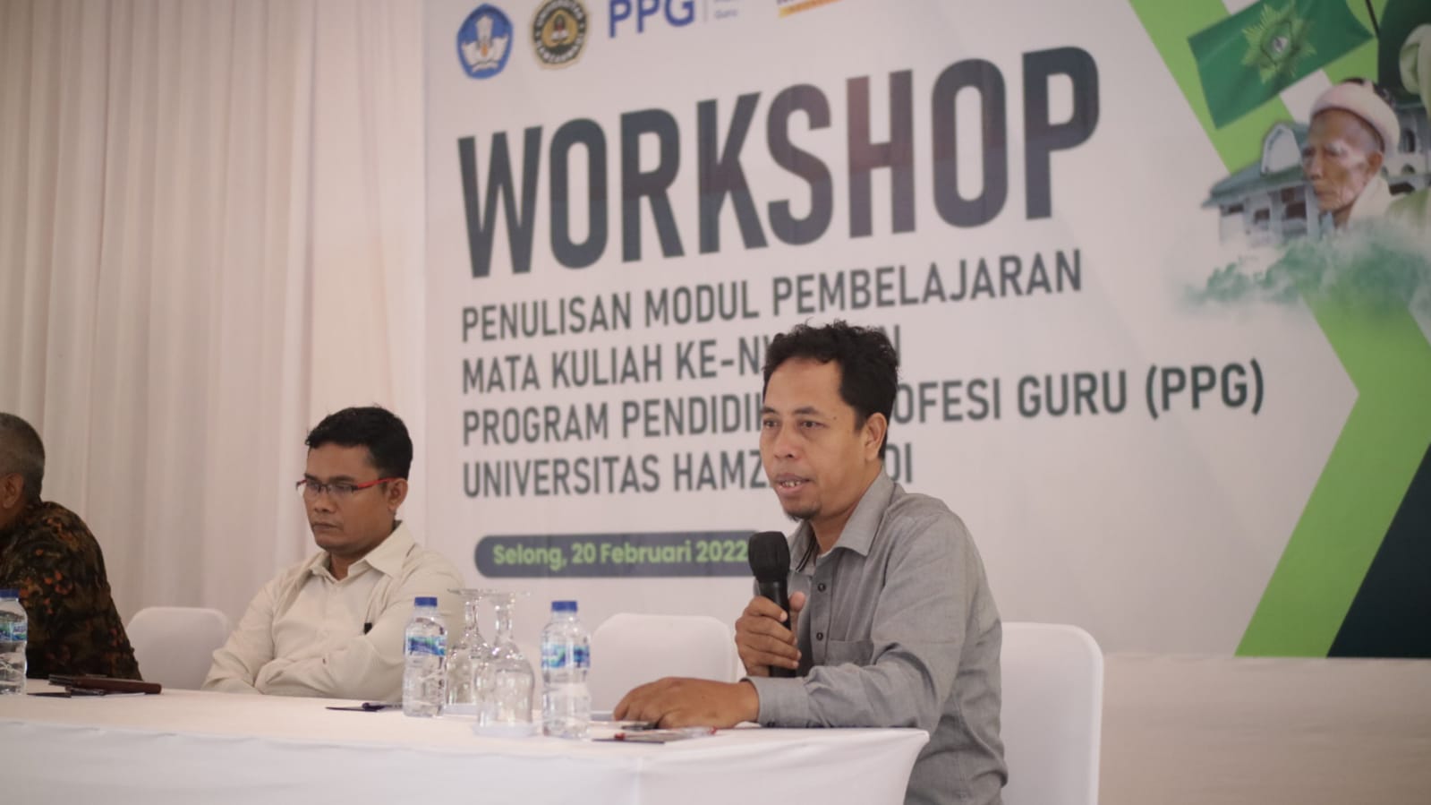 Workshop Penulisan Modul Pembelajaran Mata Kuliah Ke-NWDI-an Untuk Program PPG Workshop Penulisan Modul Pembelajaran Mata Kuliah Ke-NWDI-an Untuk Program PPG